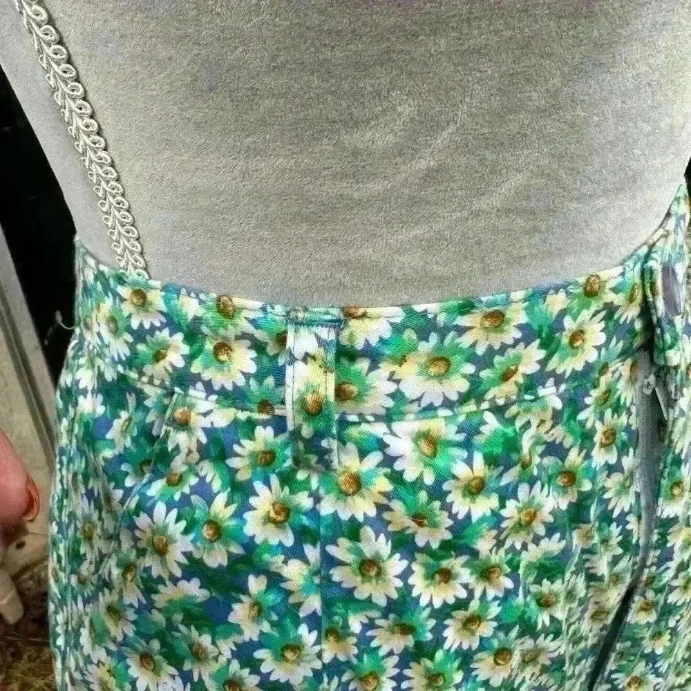 Lizsport shorts. Vintage. Granny Core. Floral. Pockets - Picture 5 of 7